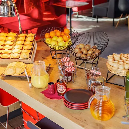 Ibis Toulon Hotel 3*